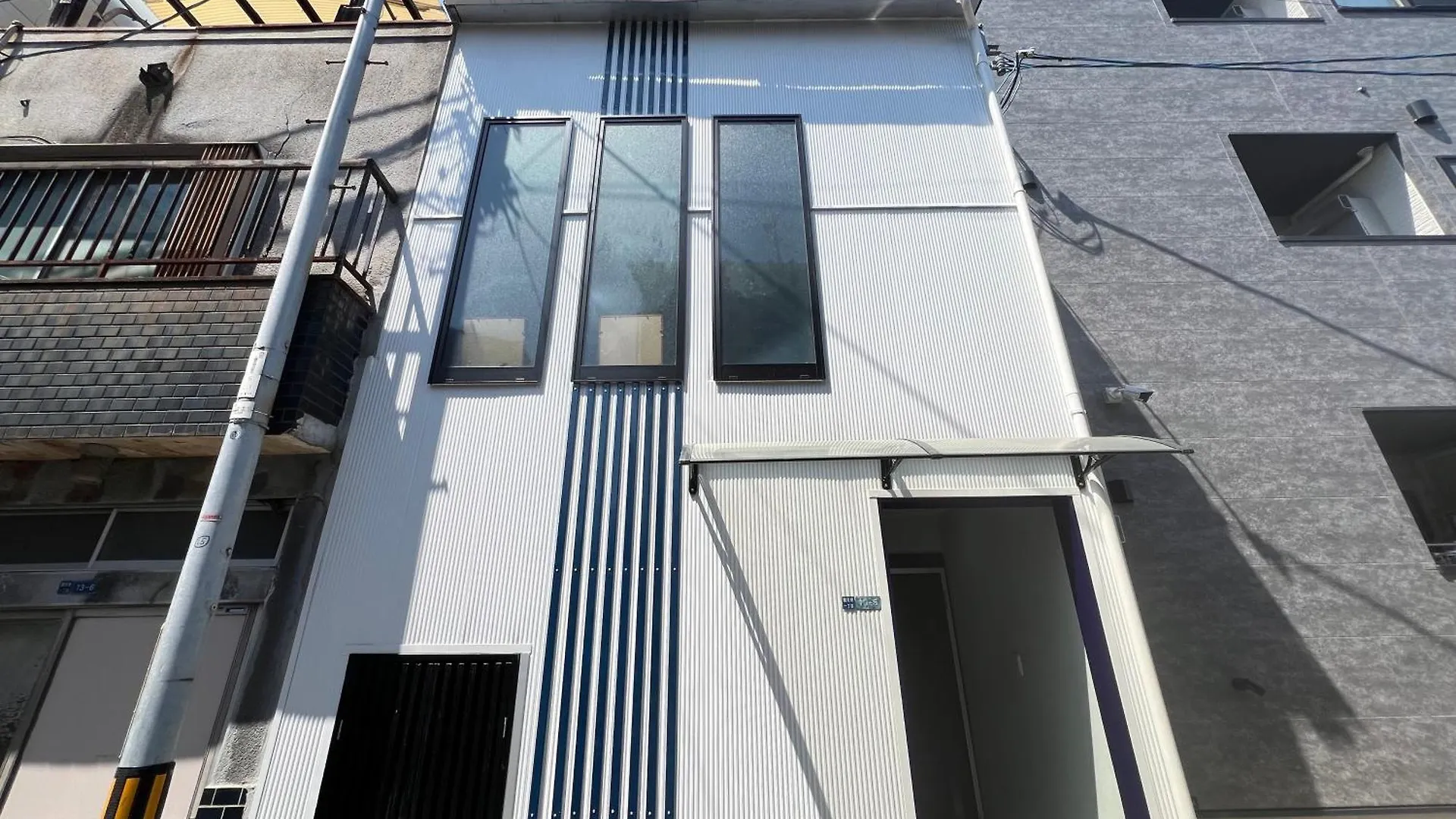 アパート Newly Opened, 3 Min Walk To Hanazonocho Subway Station, Large Flat! 3 Min Drive To Namba! 大阪市