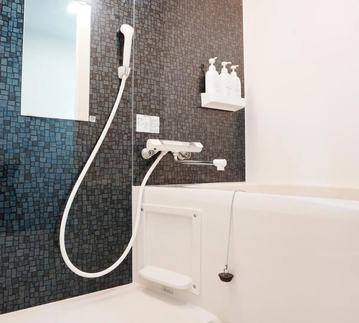 Newly Opened, 3 Min Walk To Hanazonocho Subway Station, Large Flat! 3 Min Drive To Namba! 大阪市 0*,