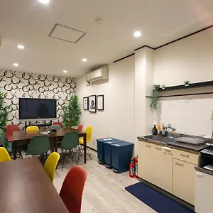 最大16名の広々ステイ新今宮駅4分動物園前駅すぐ大阪観光に超便利 アパート