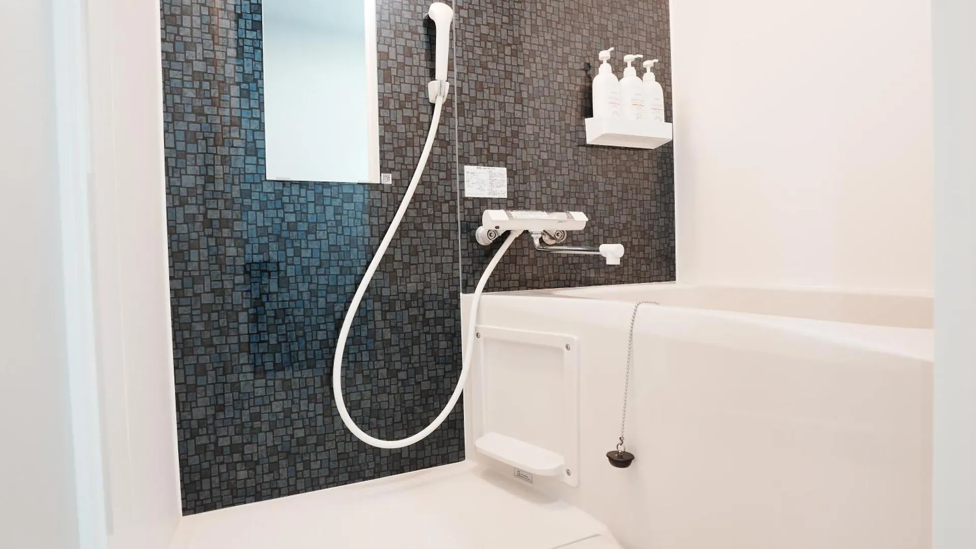 Newly Opened, 3 Min Walk To Hanazonocho Subway Station, Large Flat! 3 Min Drive To Namba! 大阪
